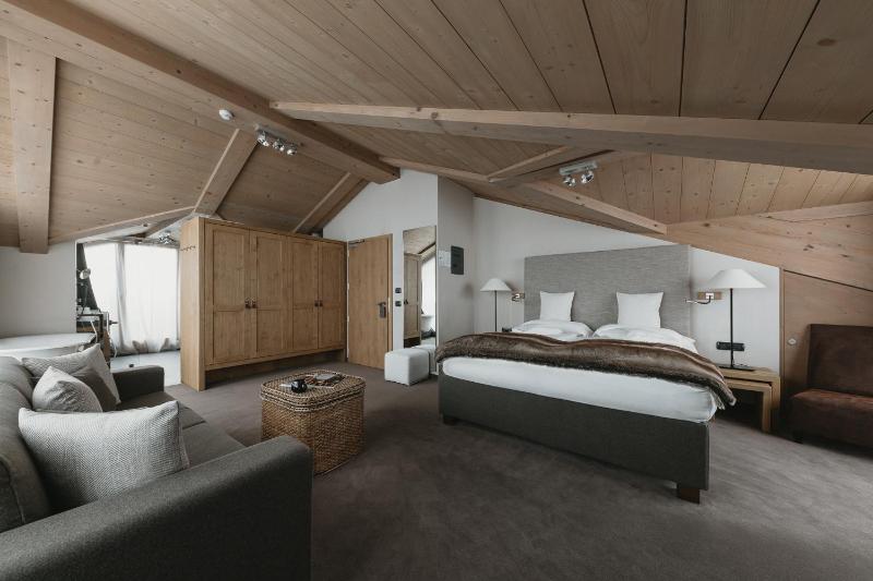 Suite with Mountain View image 3