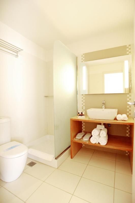 Deluxe Triple Room with Forest View image 1