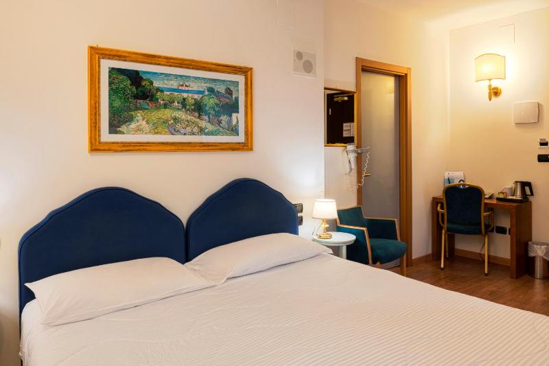 Small Double Room with Sofa Bed image 3