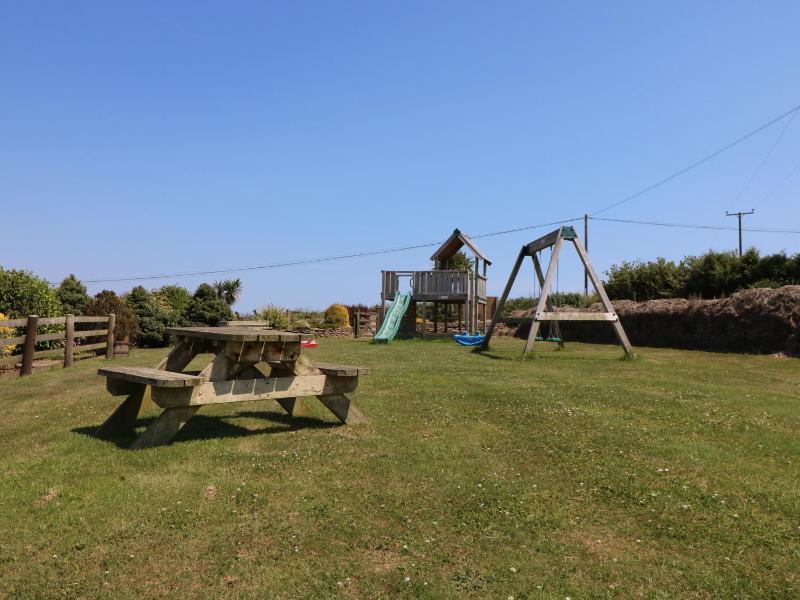 Oak Cottage - image 21