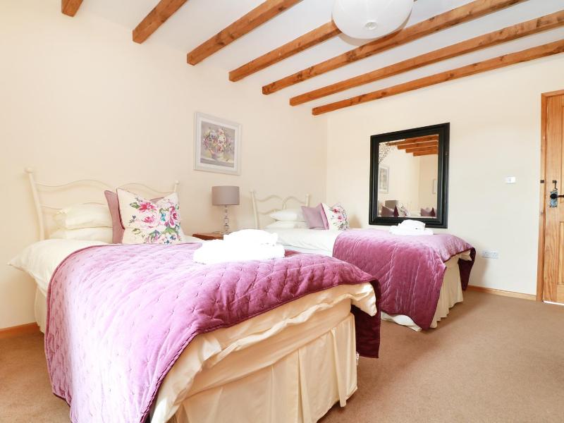 Hawthorn Cottage - image 3