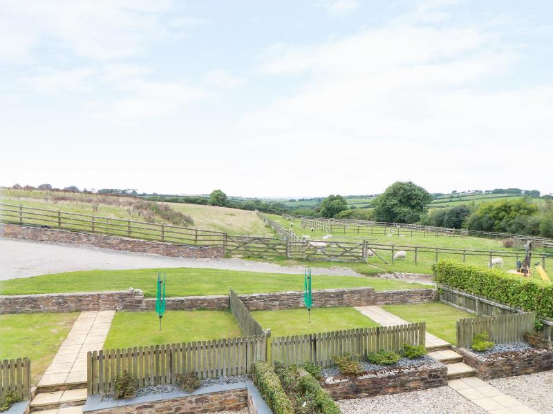 Hawthorn Cottage - image 12