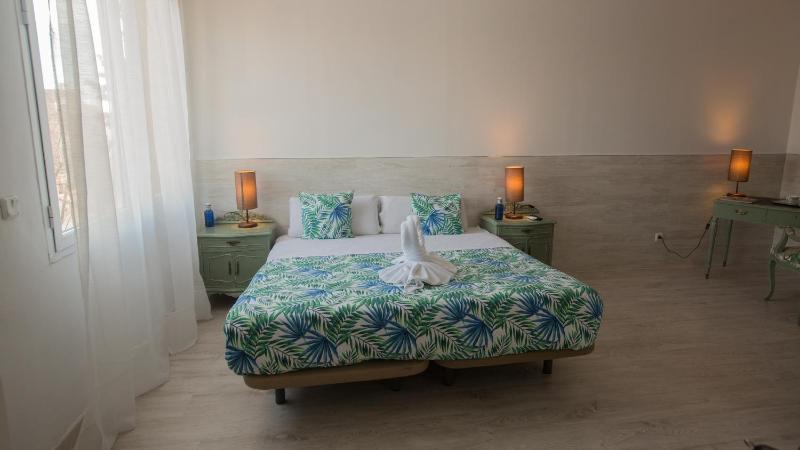 Double Room with Bath image 1