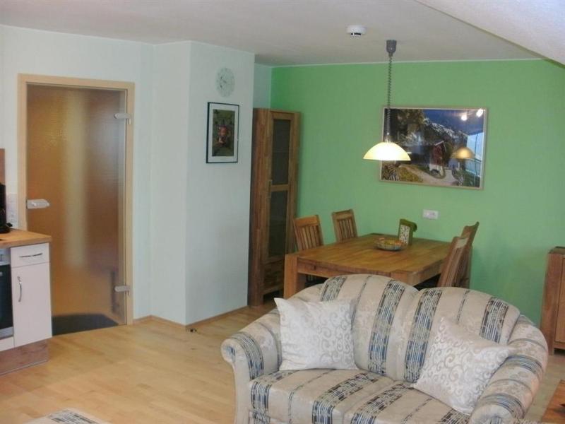 One-Bedroom Apartment image 3