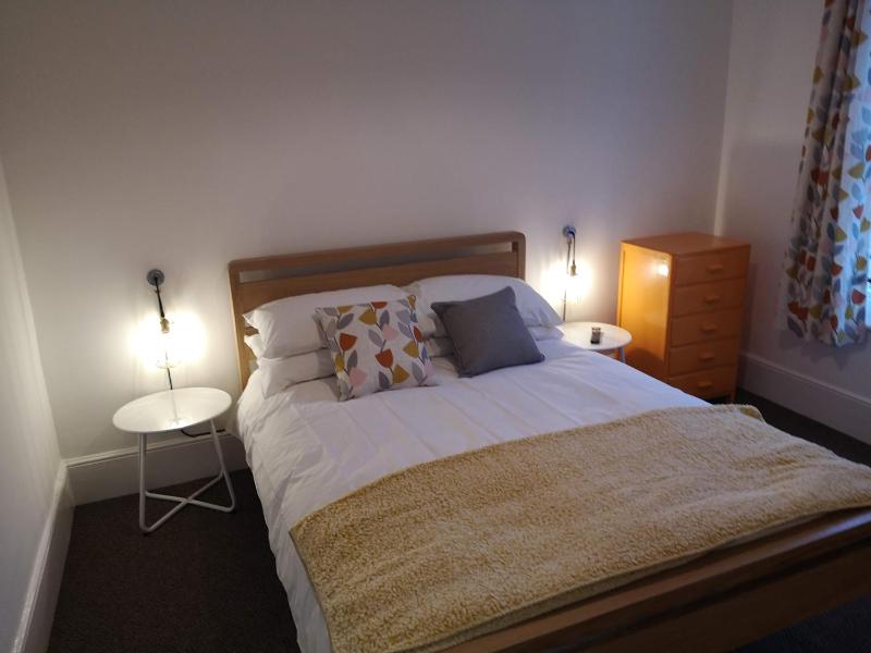 One-Bedroom Apartment image 3
