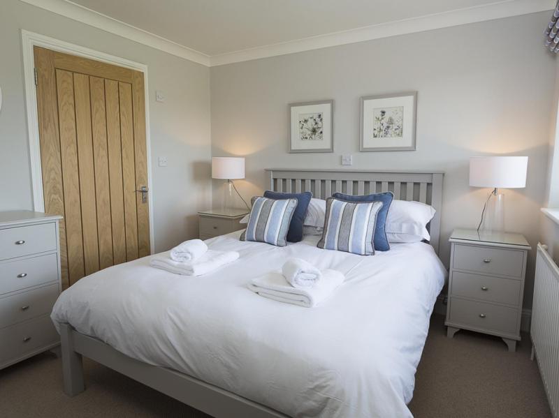 1 Coachman's Cottage Hillfield Village - image 10