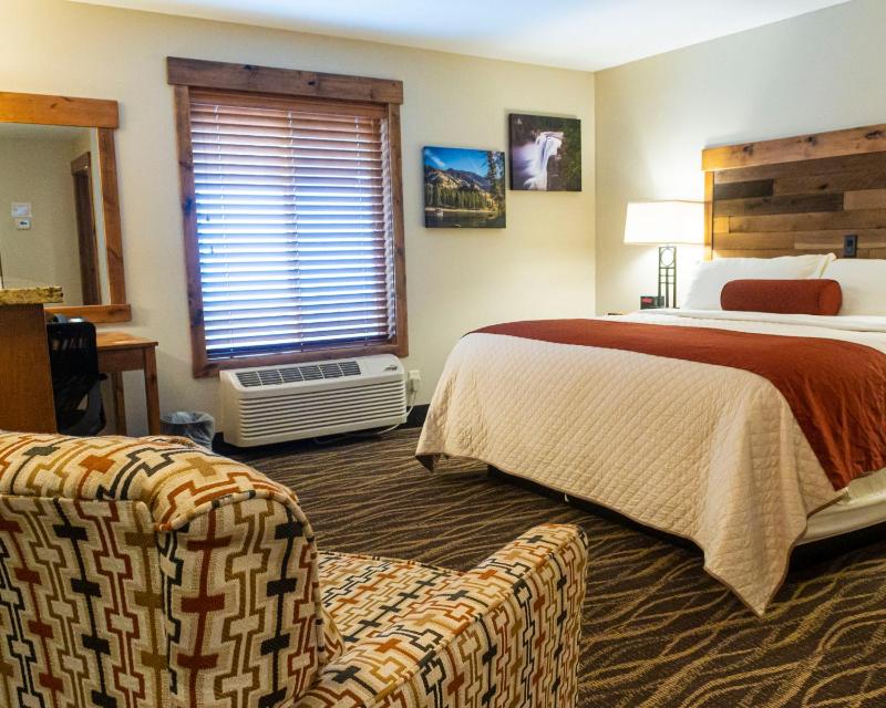Deluxe King Room image 4