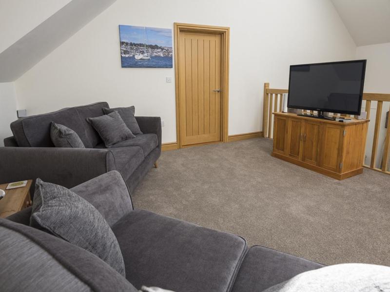 Court Lodge Hillfield Village - image 15