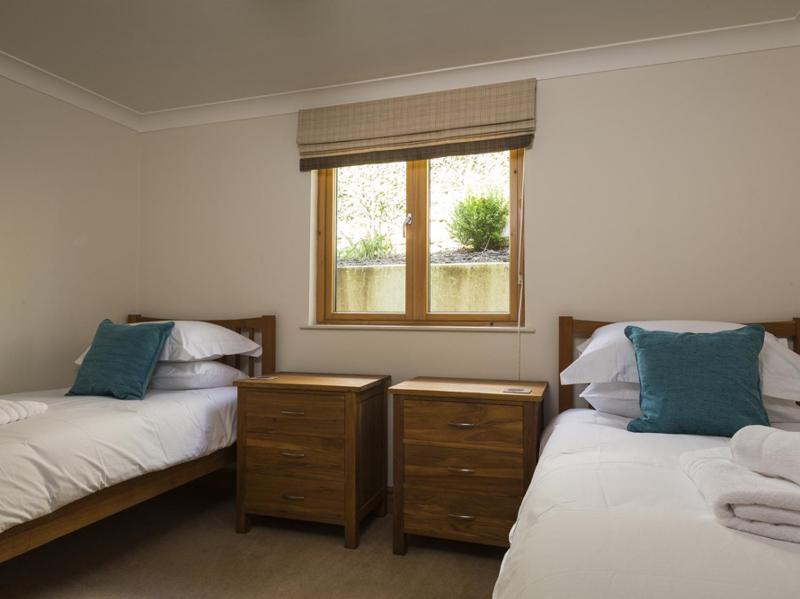 Court Lodge Hillfield Village - image 25