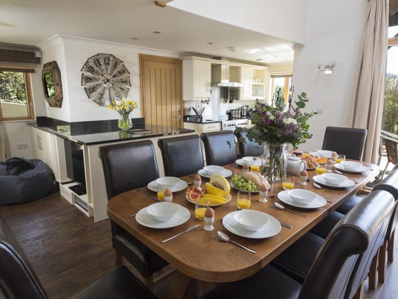 Court Lodge Hillfield Village - image 1
