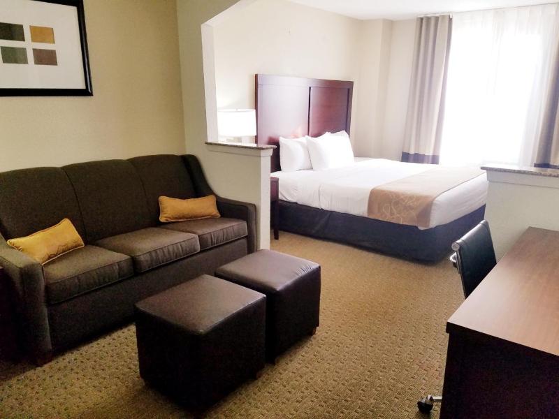 King Suite with Spa Bath image 2