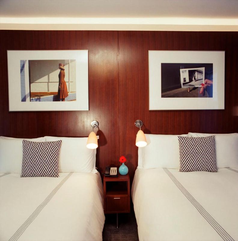 Deluxe Double Room with Two Double Beds image 2