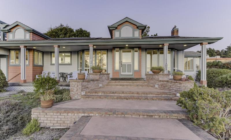 Three-Bedroom House image 1