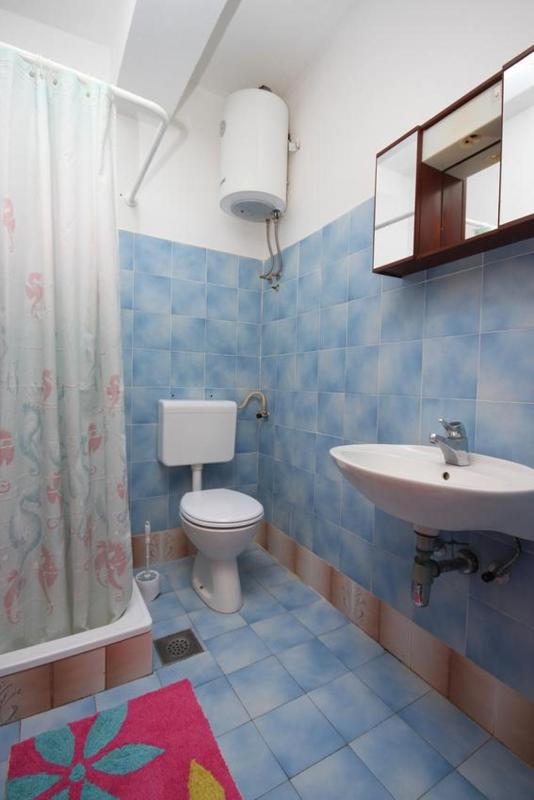 Two-Bedroom Apartment with Balcony and Sea View image 3