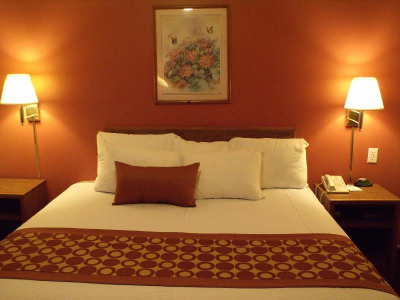 King Room image 3
