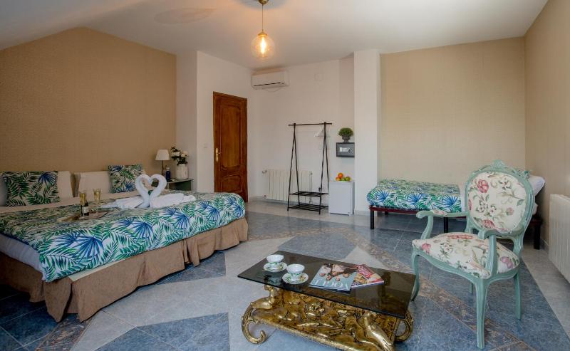 Double Room with Bath image 3