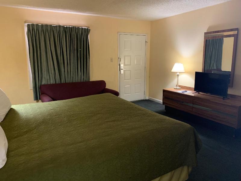 Single Room image 4