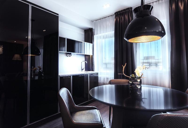 Polar Family Room image 4