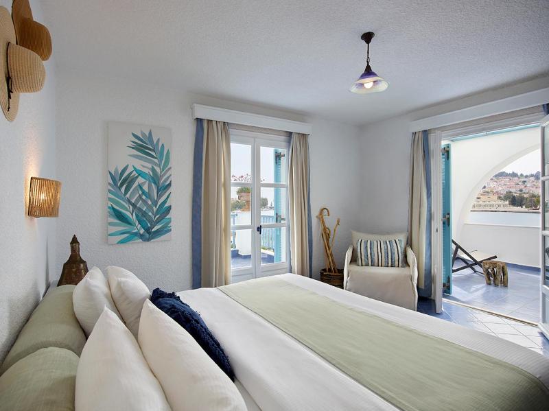  Superior One-Bedroom Apartment image 1