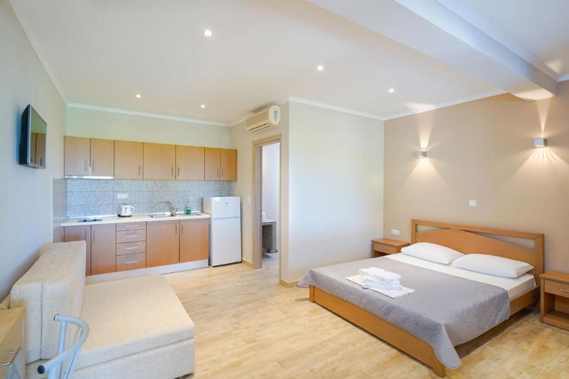Triple Room with Sea View image 4