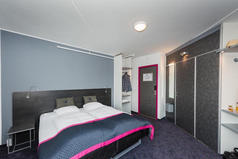 Captain Room with Double Bed image 3