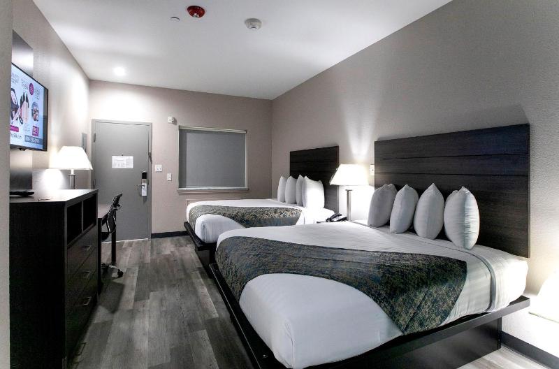 Standard Queen Room image 4