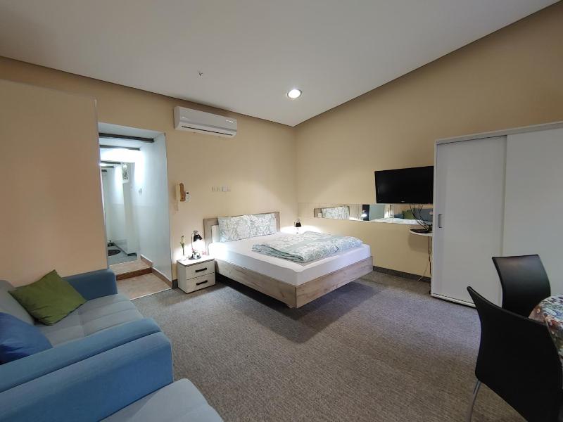 Apartment image 4