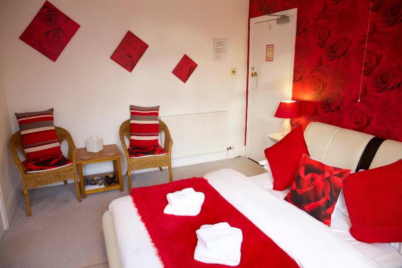 Standard Double Room image 4