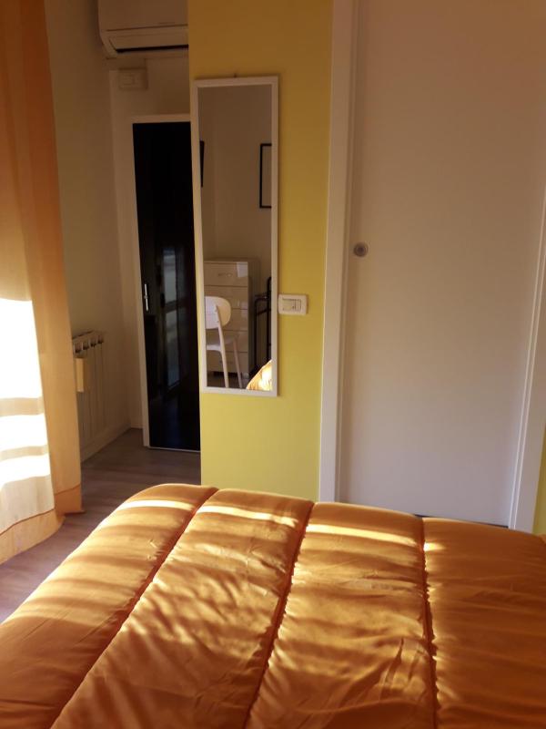 Single Room with Balcony image 2