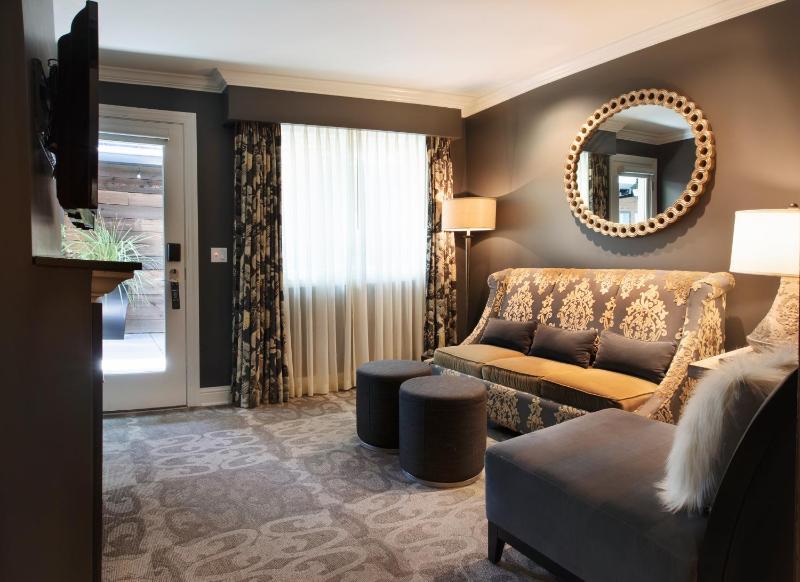 Courtyard King Suite image 3