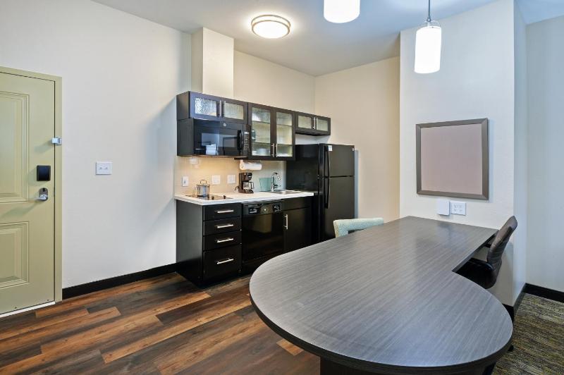 One-Bedroom King Suite - Non-Smoking image 4