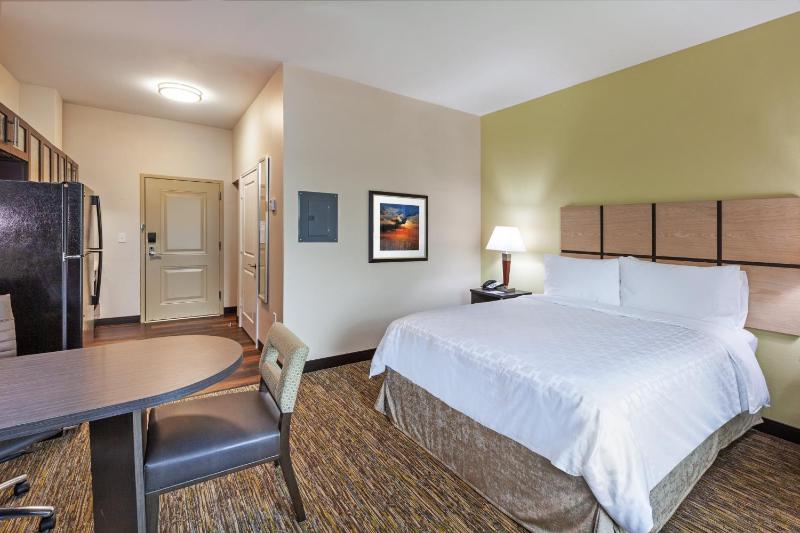 Queen Studio Suite - Mobility Access Tub/Non-Smoking image 4