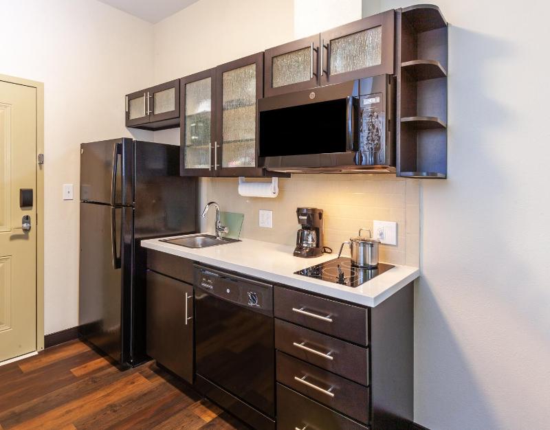 King Studio Suite image 4