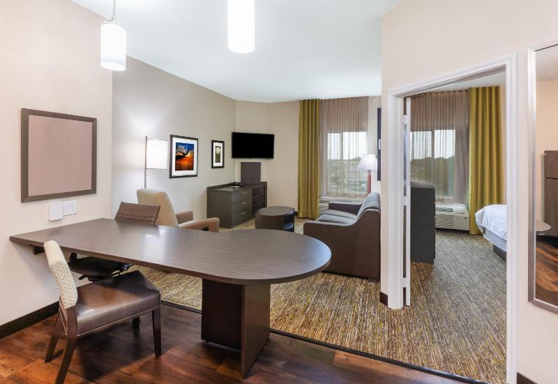 One-Bedroom King Suite - Non-Smoking image 2