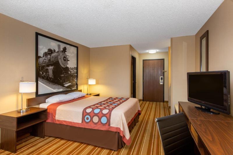 Queen Room - Second Floor/Non-Smoking image 3