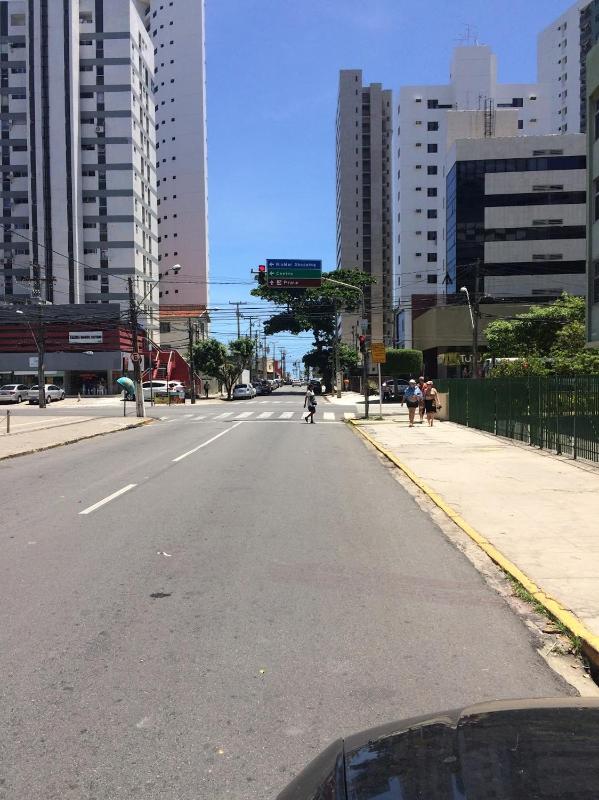Apt. Completo em Recife Boa Viagem - 2 qts - p/ 5 pessoas - 200m da praia - image 8