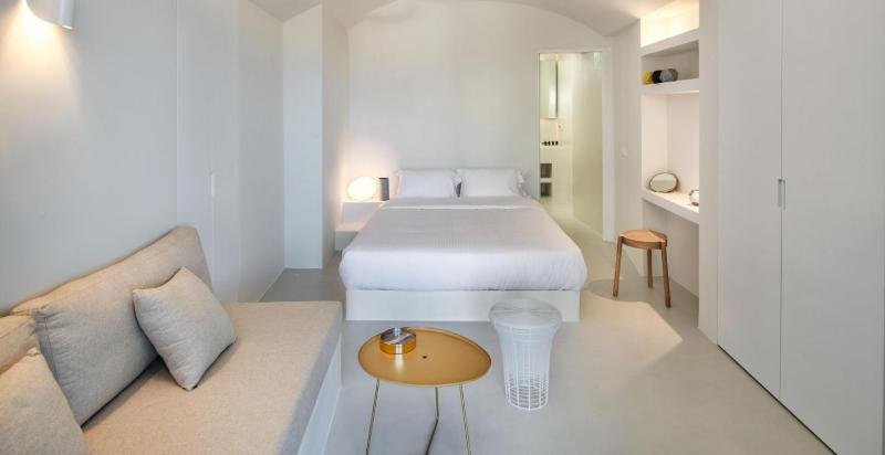 Superior Jetted tub Suite Sea View image 3