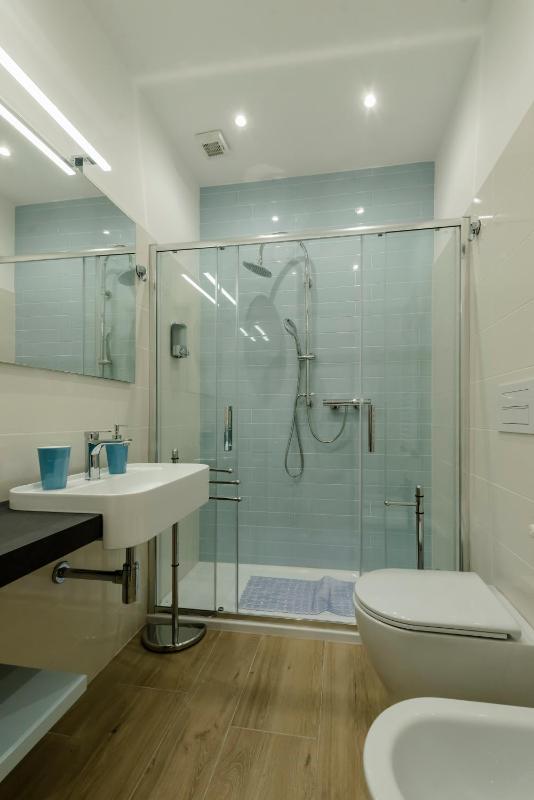 Standard Queen Room image 2