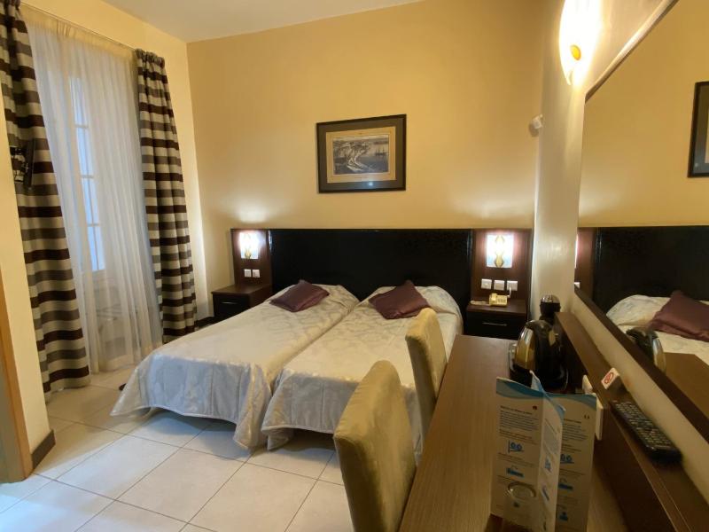 Economy Double or Twin Room with Internal View image 2