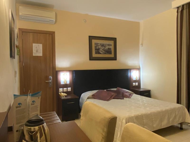 Grand Harbour Hotel - image 3
