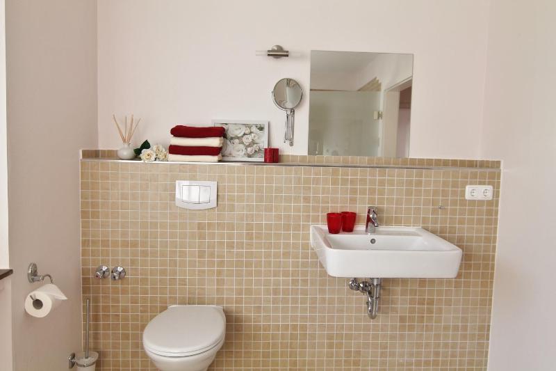 Two-Bedroom Apartment - Rotbuche image 2