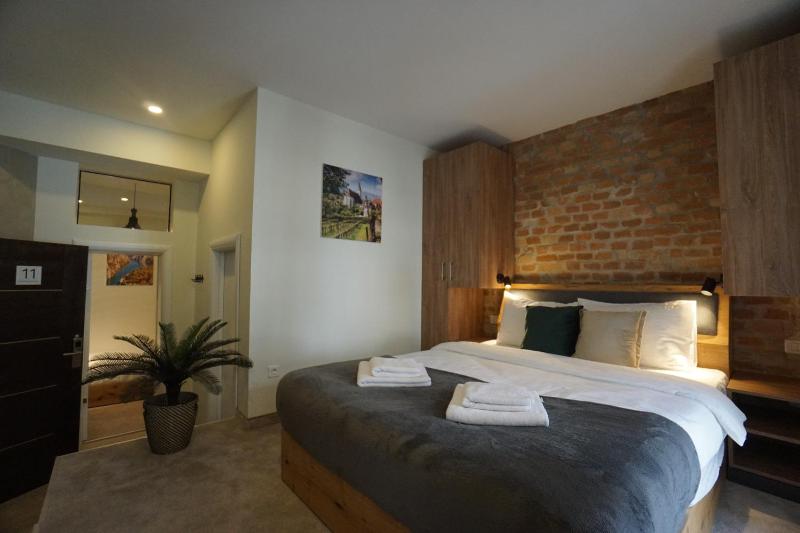Family Room image 1