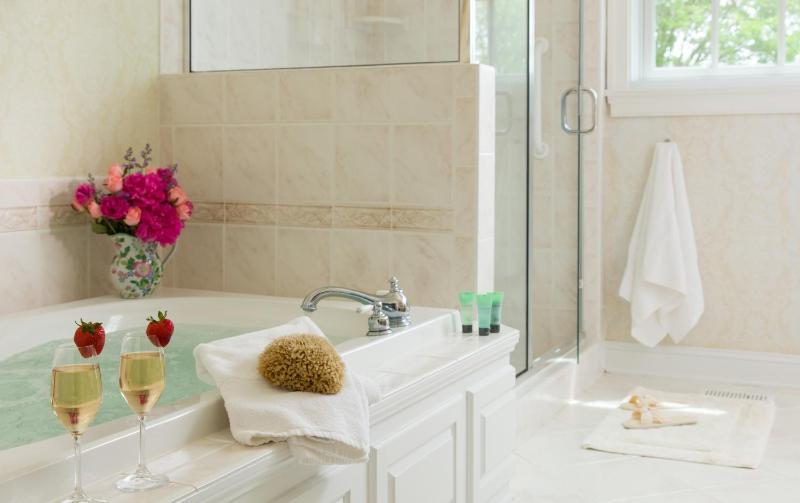 Deluxe Suite image 3