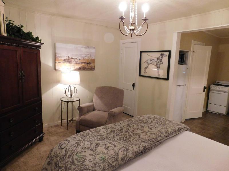 Queen Suite image 2