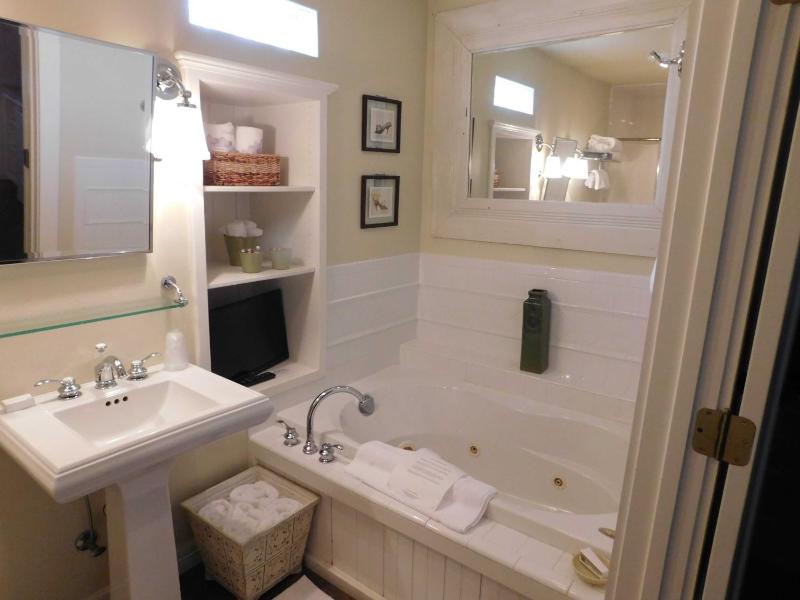 Executive King Suite image 4