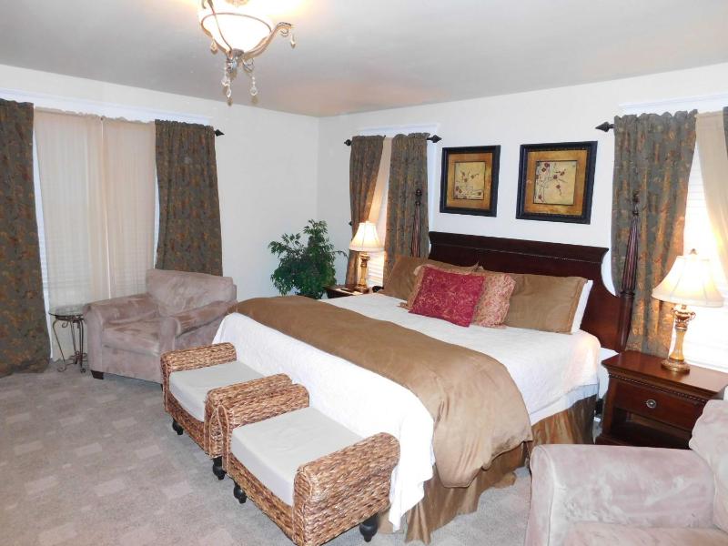 Executive King Suite image 3
