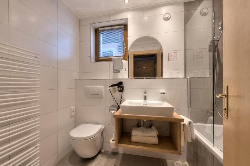 Comfort Double Room with Bath image 4