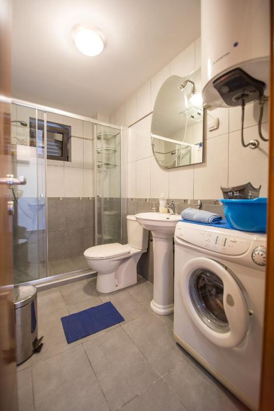Apartment with Sea View image 3