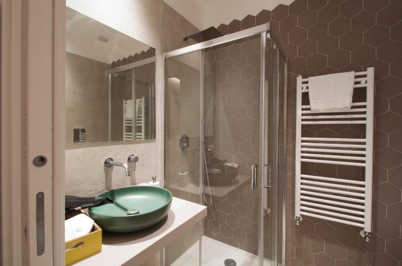 Luxury Quadruple Room image 1