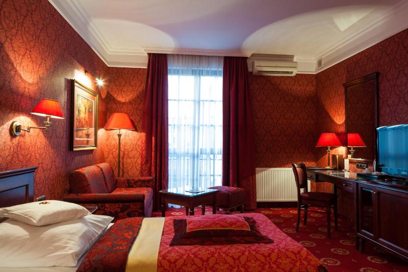 Superior Twin Room image 2
